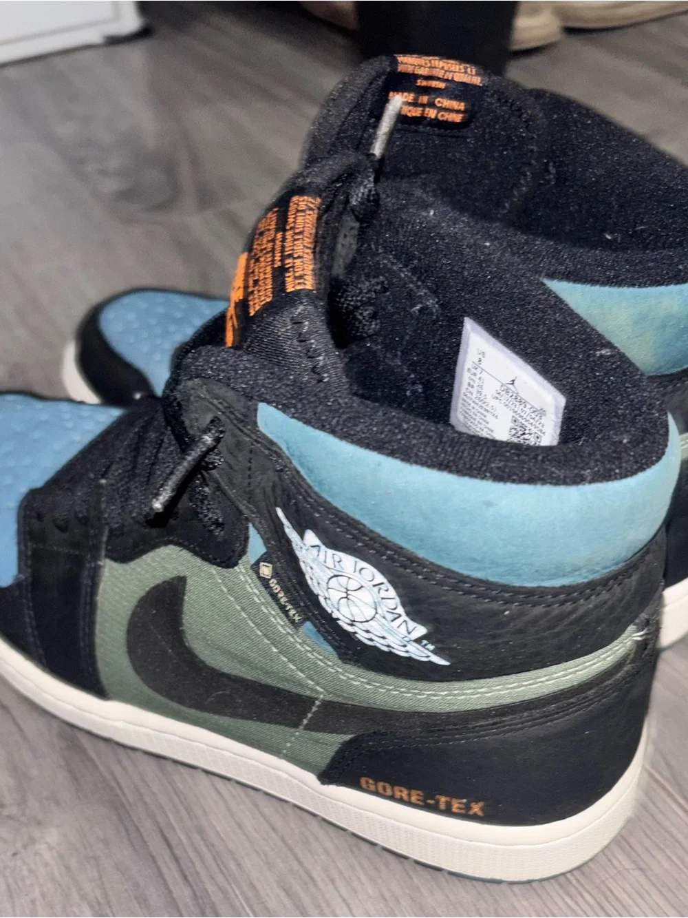 Jordan Men's Air Jordan 1 High in Teal/Olive/Black